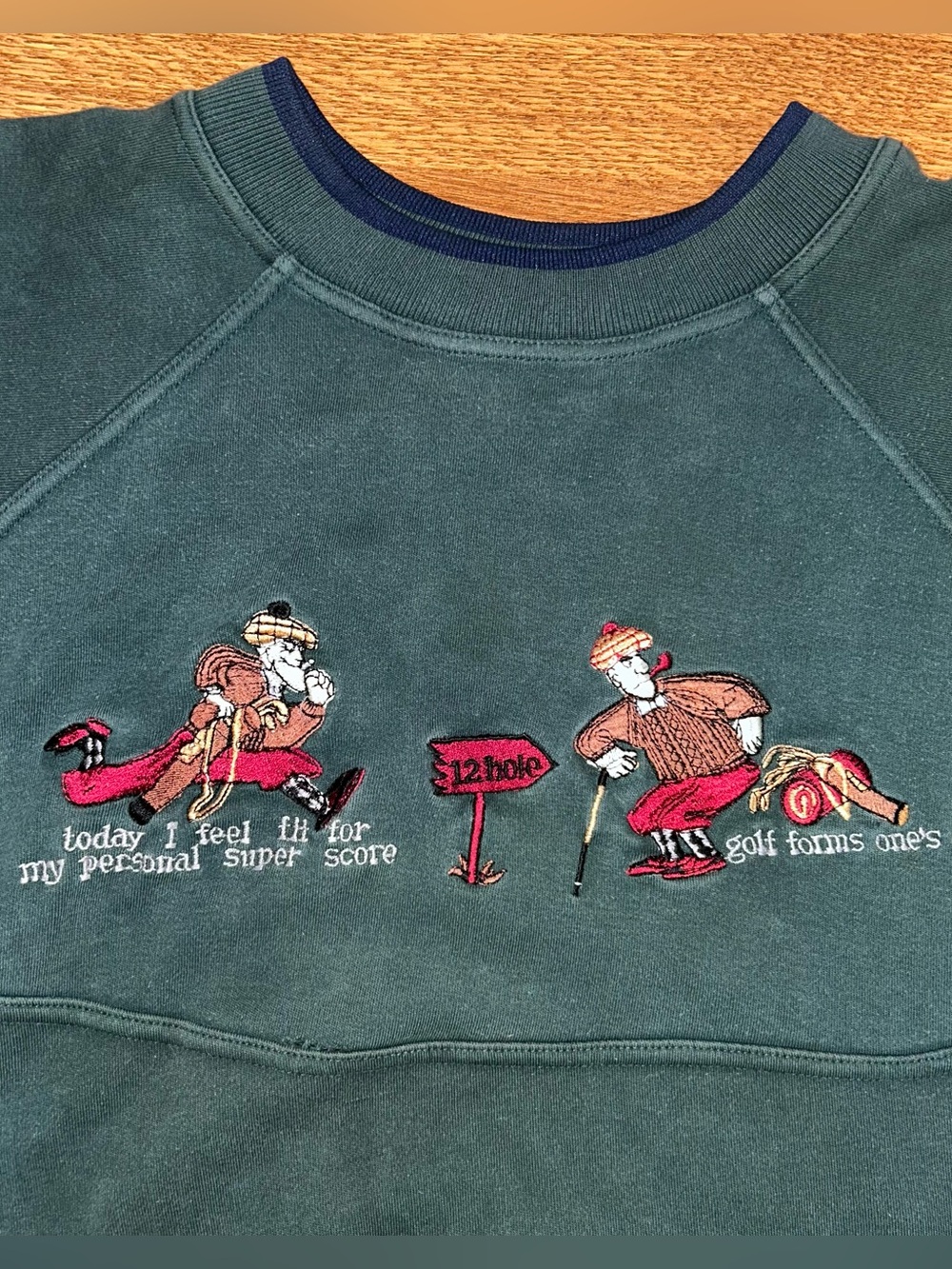 Vintage 90’s Gant Classic Sportswear Crewneck with Golf Scene Embroidery - Picture 3 of 7